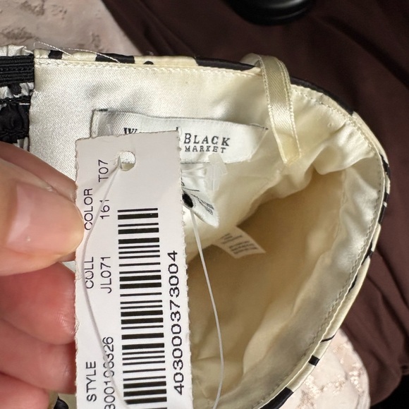 White House Black Market Black and White Rose Print Strapless Top NWT!! - Picture 4 of 11